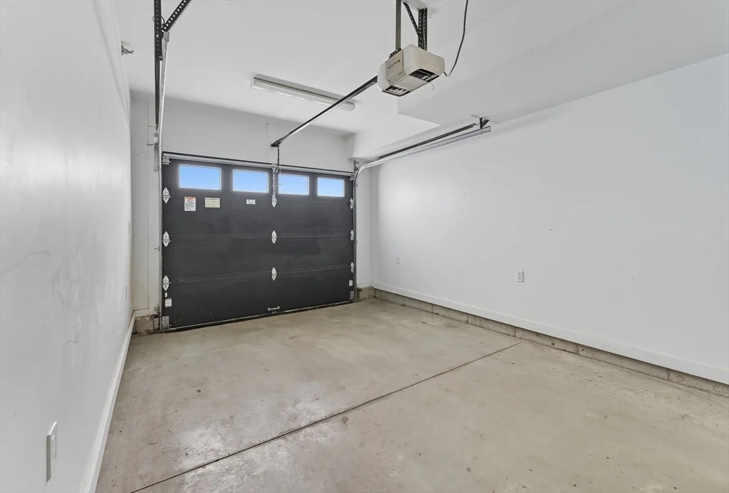 Photo of Unit 2 at 27 Carter St