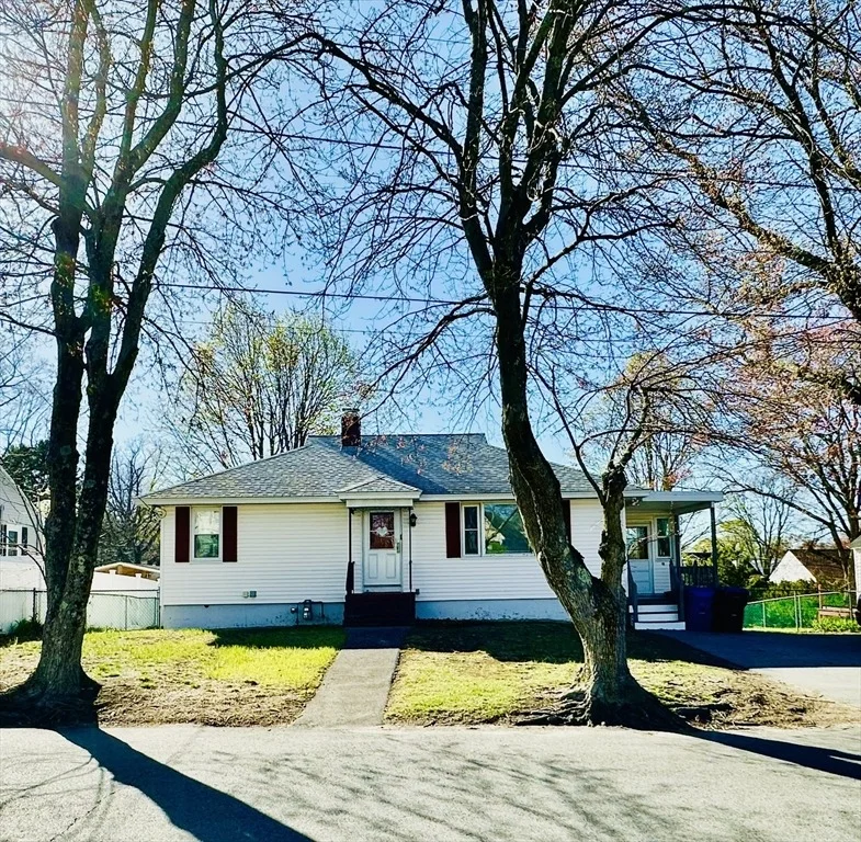 Photo of 18 Cabot Rd