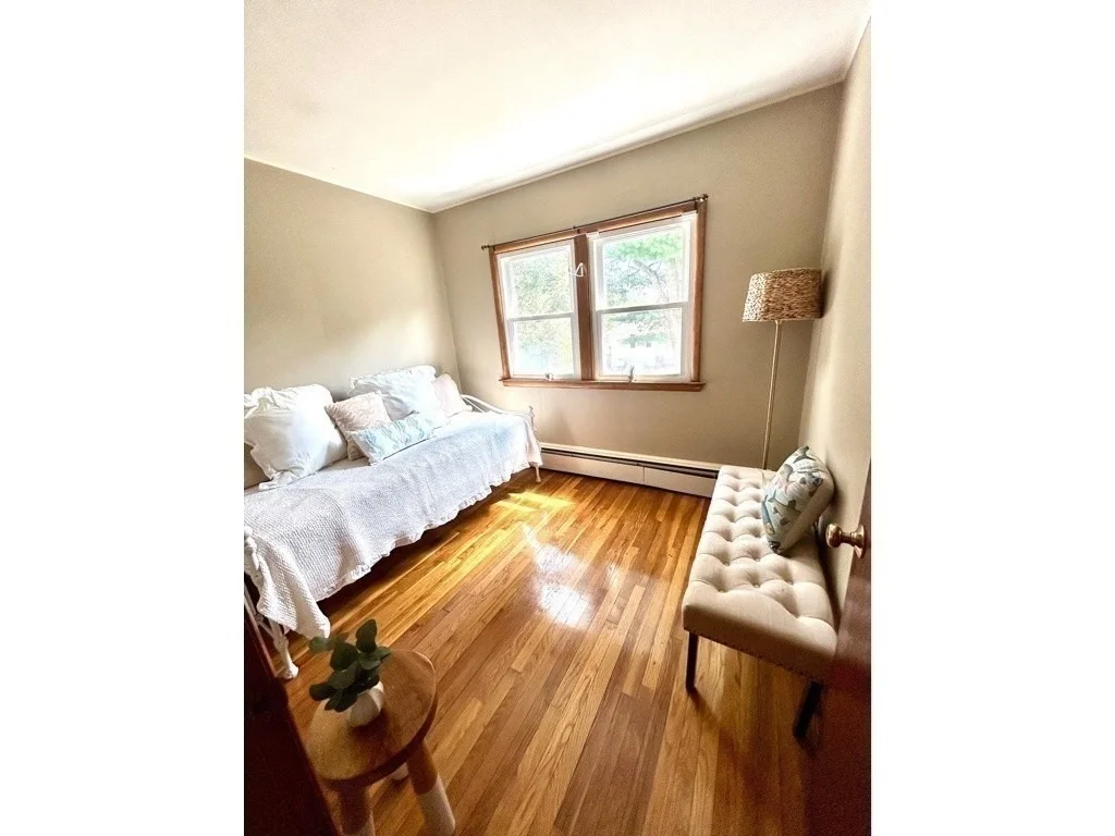 Photo of 18 Hunt Way
