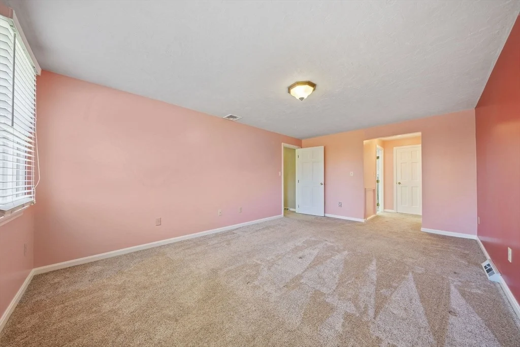 Photo of 75 Erica Dr