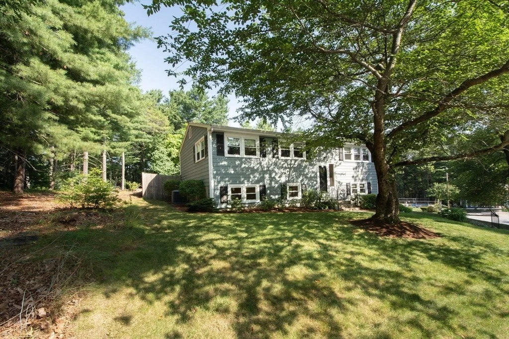 Photo of 18 Howland Cir