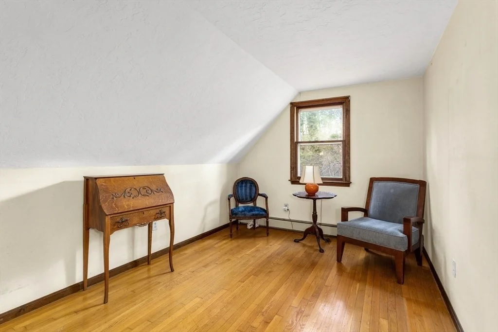 Photo of 955 Summer Street