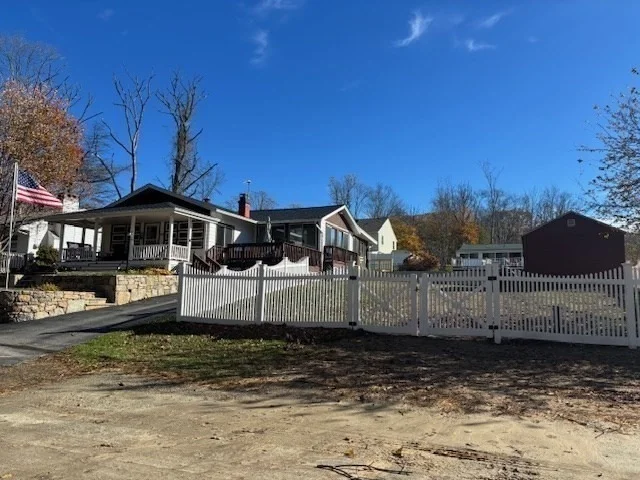 Photo of 60 Shore Rd