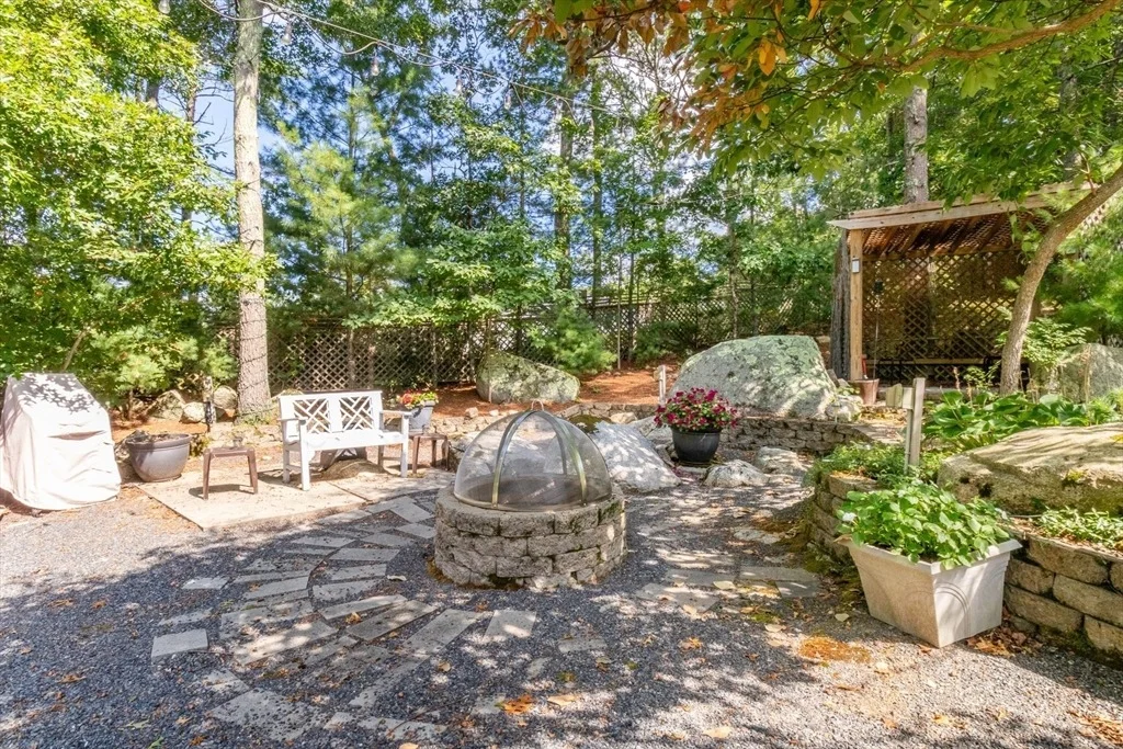 Photo of 25 Windsor Dr