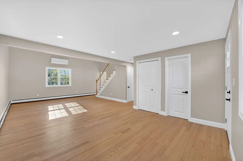 Photo of 477 Edgell Rd