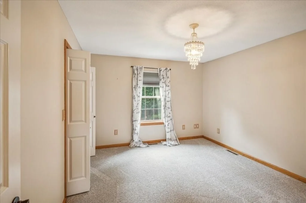 Photo of 77 Cheryl Cir