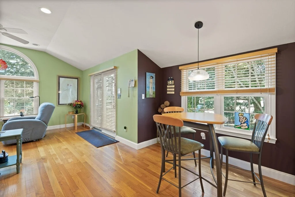 Photo of 472 Brook St