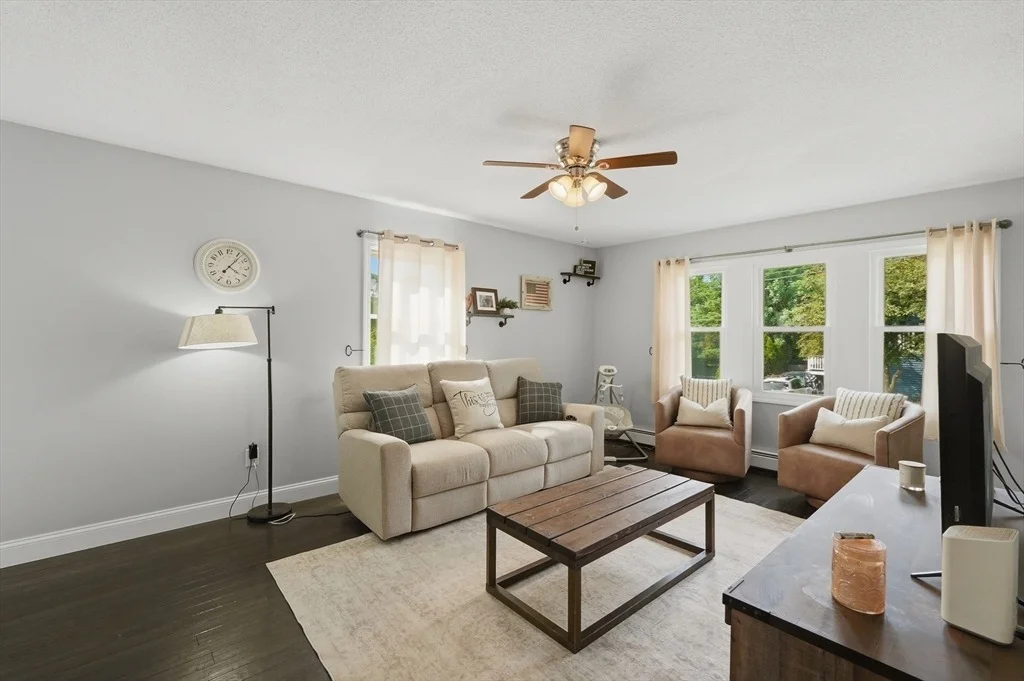 Photo of 134 Hathaway Commons Rd