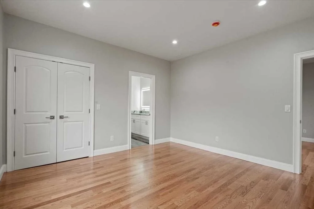 Photo of 241 Lake Ave