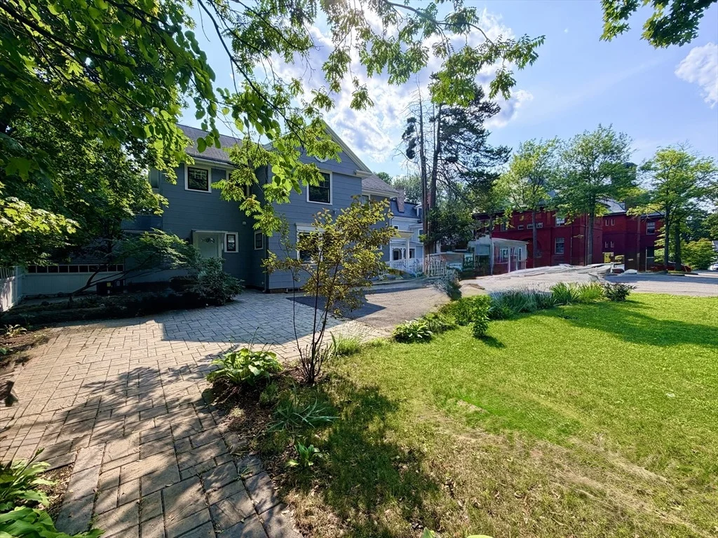 Photo of 21 Maple Street