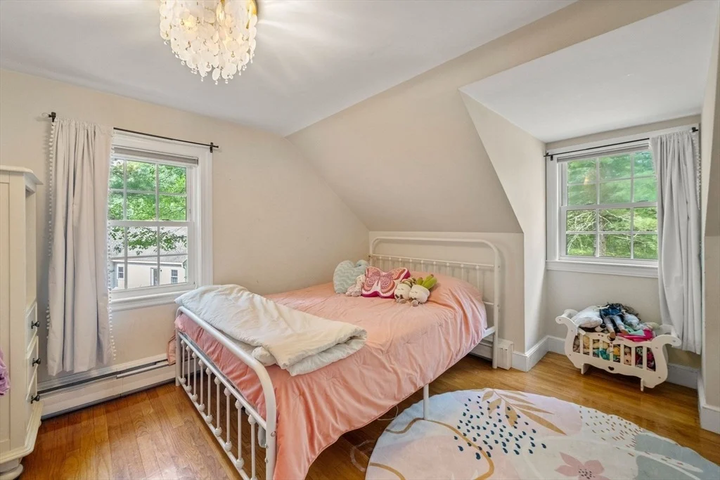 Photo of 595 Forest St
