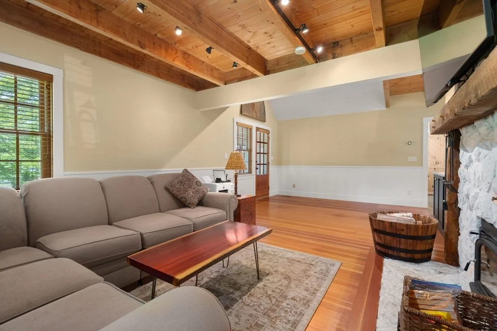 Photo of 145 Dexter Ln
