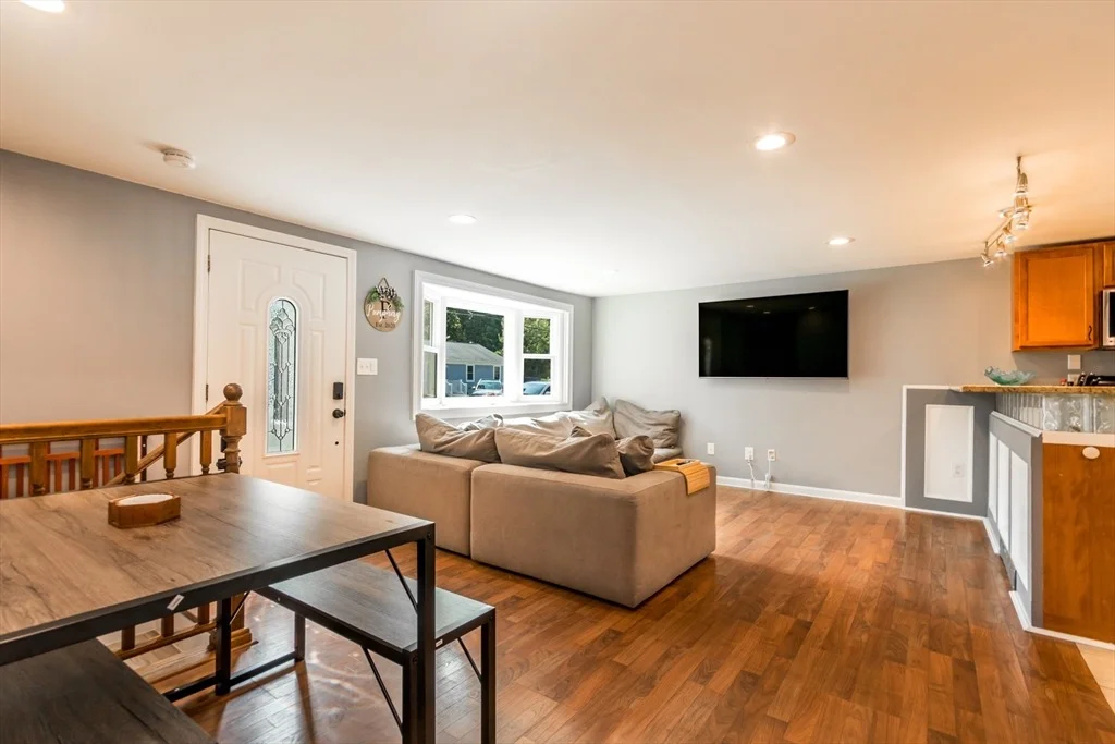 Photo of 4 Standish Ave
