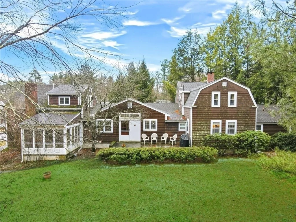 Photo of 75 High Rock