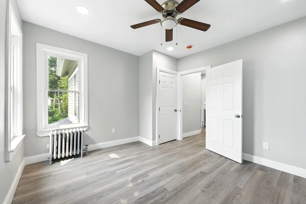 Photo of 163 Thompson St