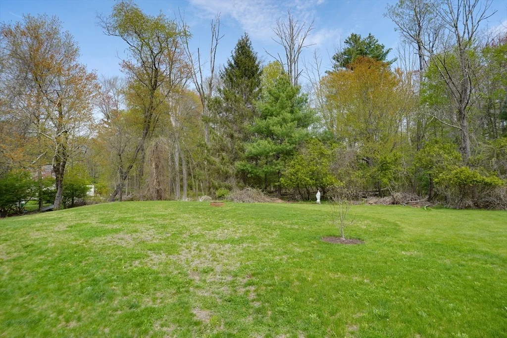 Photo of 14 Mohawk Dr