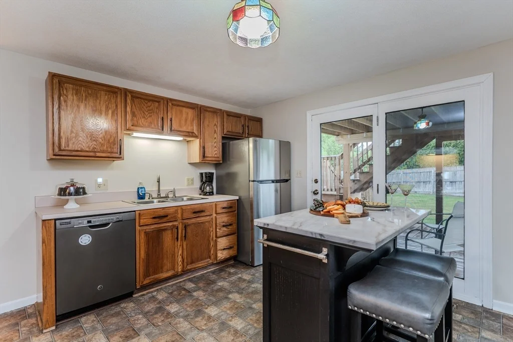Photo of 43 Elaine Dr