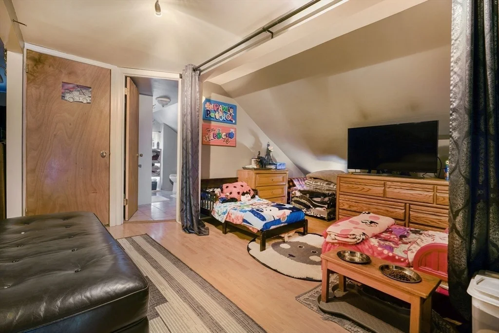 Photo of 107 Danforth