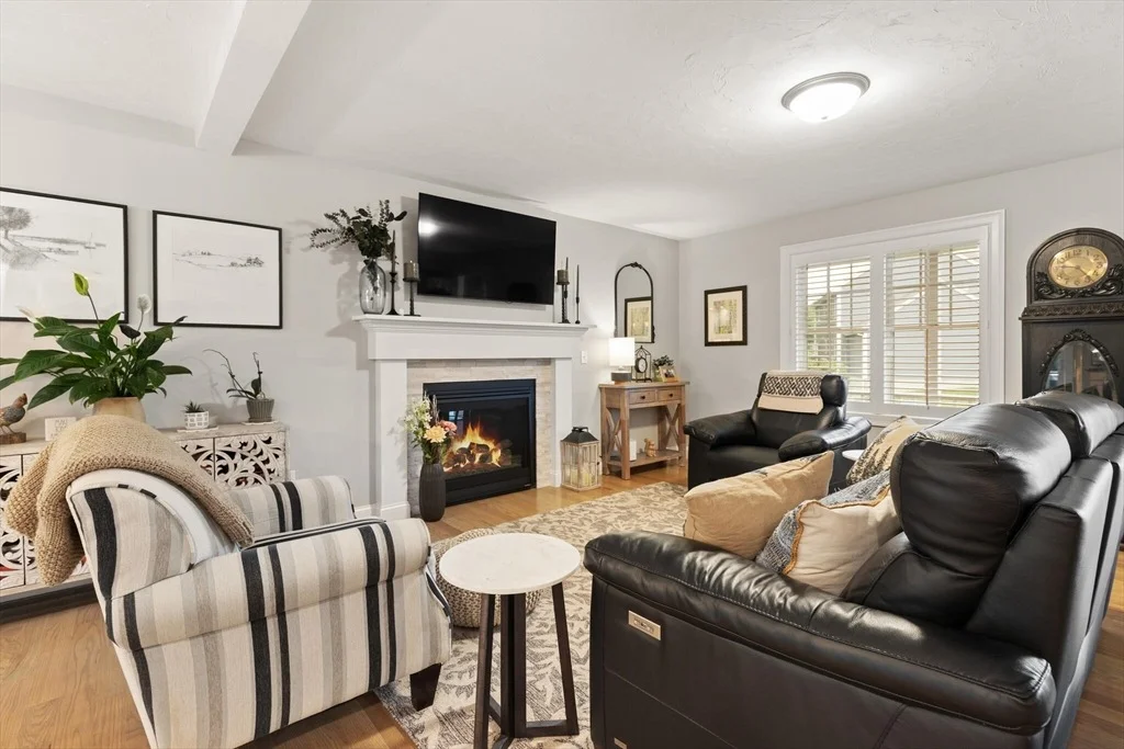Photo of 187 Run Brook Cir