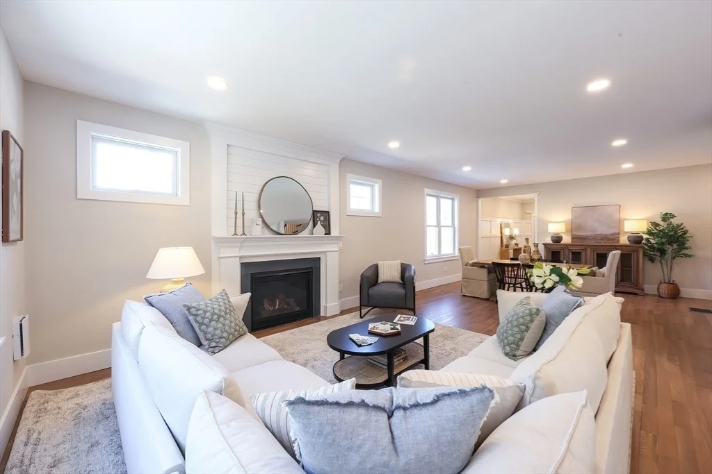 Photo of Unit UNIT32 at 55 Thomas Mann Circle