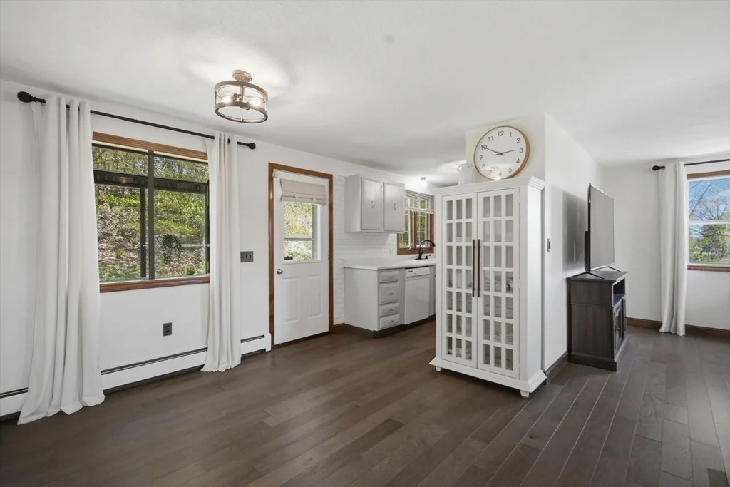 Photo of 563 Pochassic Rd.