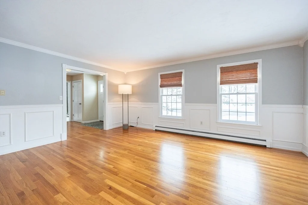 Photo of 7 Lone Oak Circle