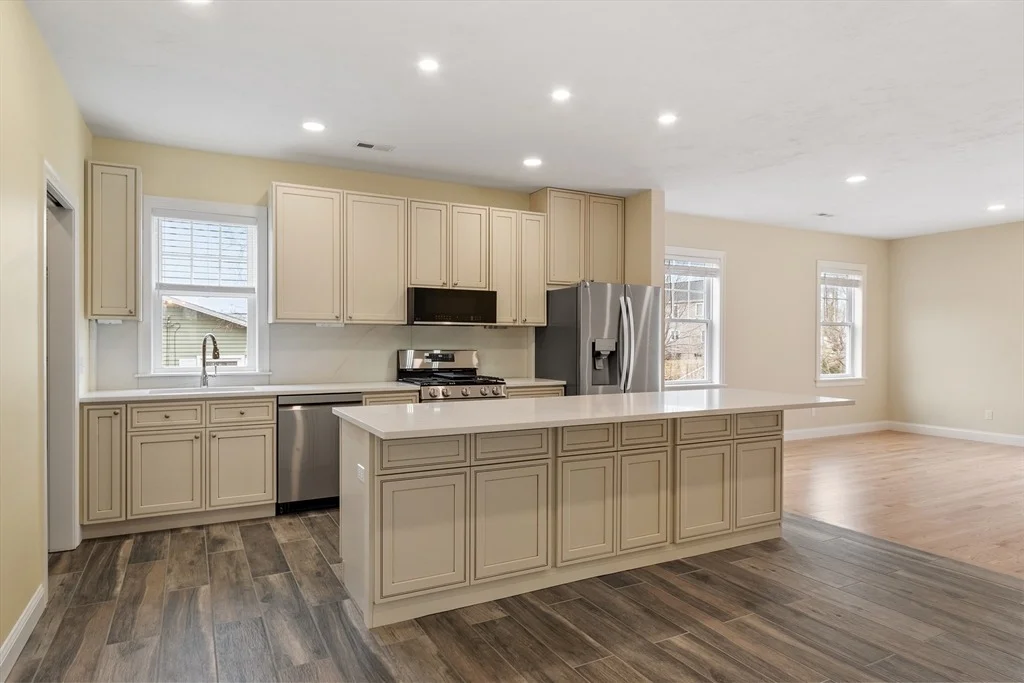 Photo of 23 Leslie Rd