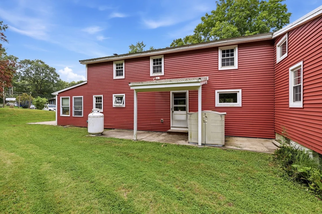 Photo of 200 Hockanum Rd