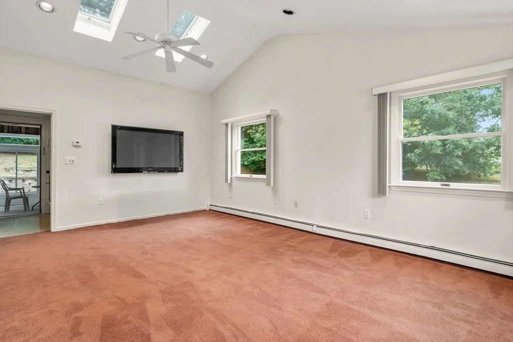 Photo of 6 Paulette Dr