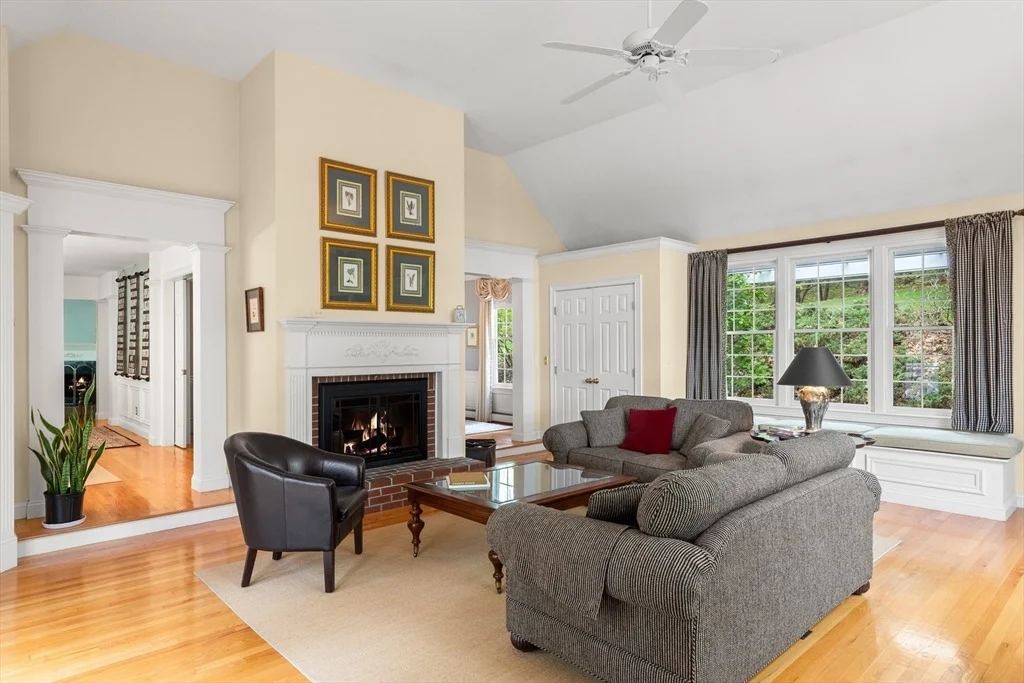 Photo of 151 River Rd