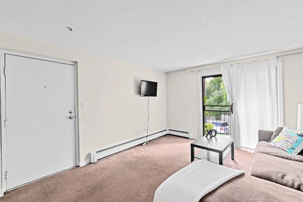 Photo of Unit E at 21 Pine St