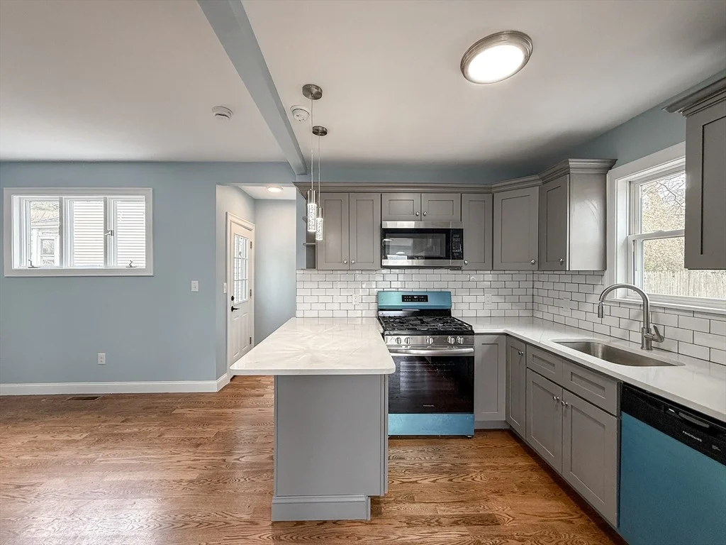 Photo of 463 Central St