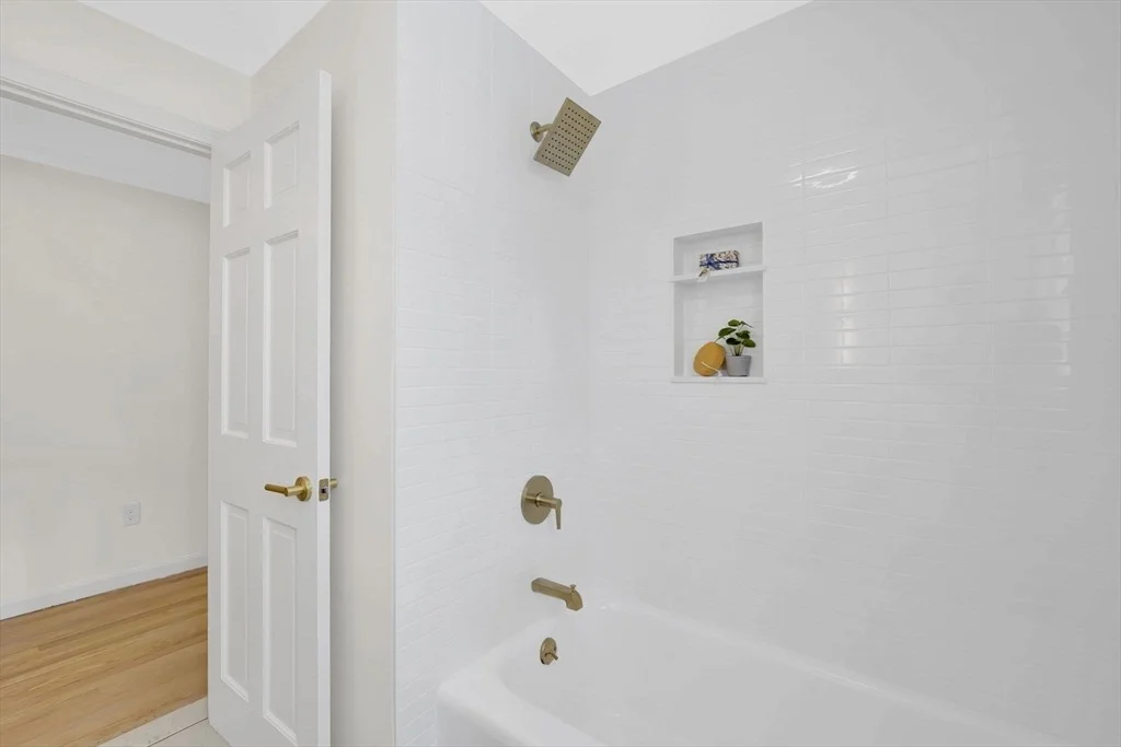 Photo of 59 Lawrence Dr