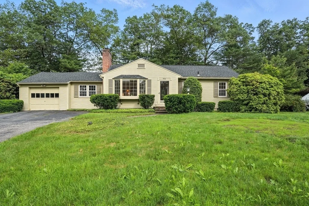 Photo of 30 Western Cir