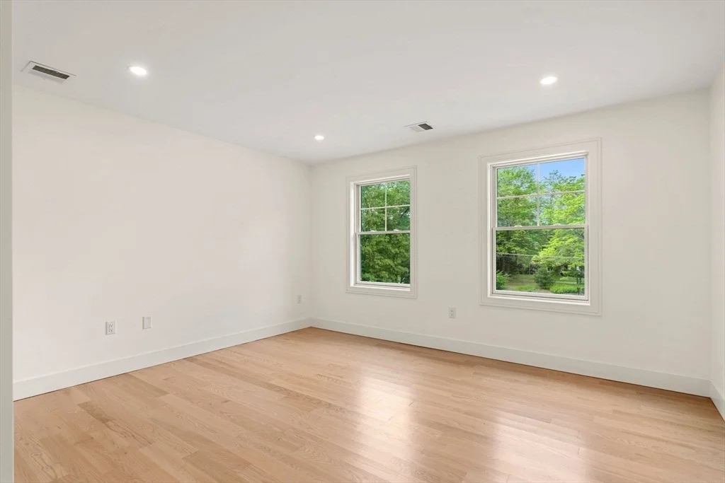 Photo of 100 Marblehead St