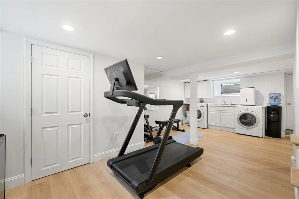 Photo of 37 Salisbury Dr