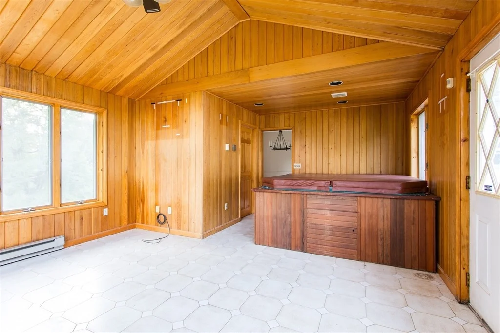 Photo of 1102 East Rd