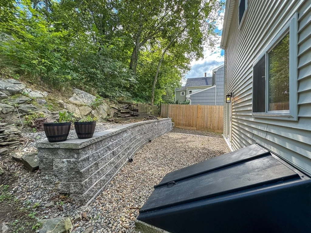 Photo of 282 Pleasant St