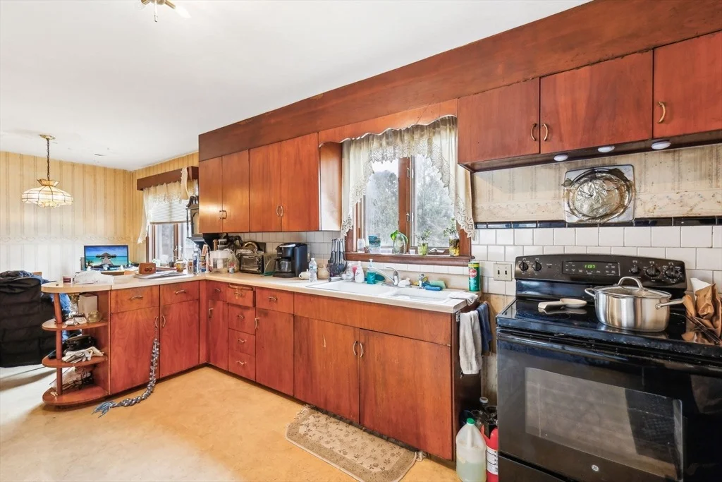 Photo of 33 Webster Ave