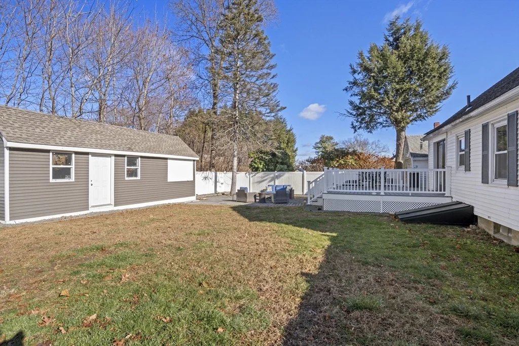 Photo of 7 Lakeside Drive