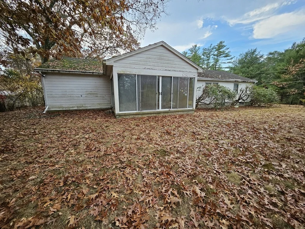 Photo of 10 June Ave