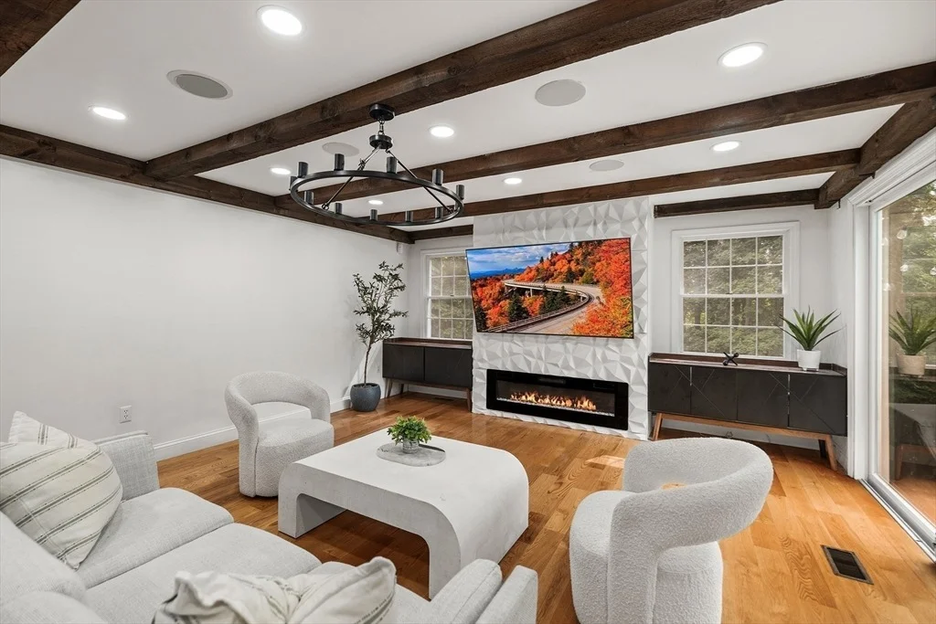 Photo of 107 Sandra Ln