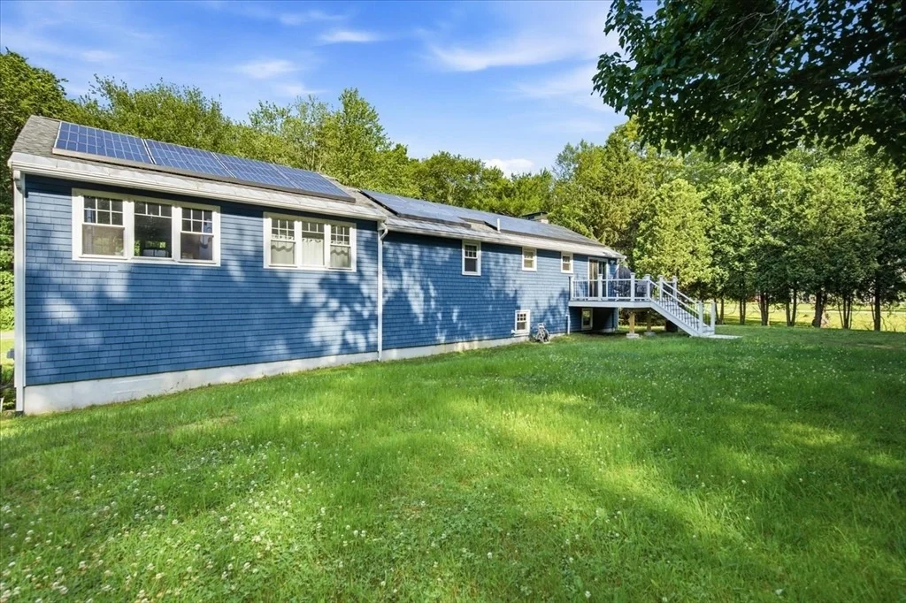 Photo of 10 Buttonwood Rd