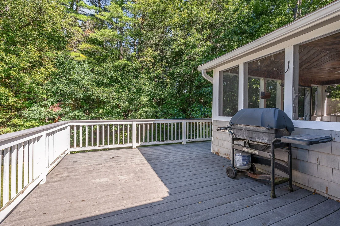 Photo of 7 Hickory Dr
