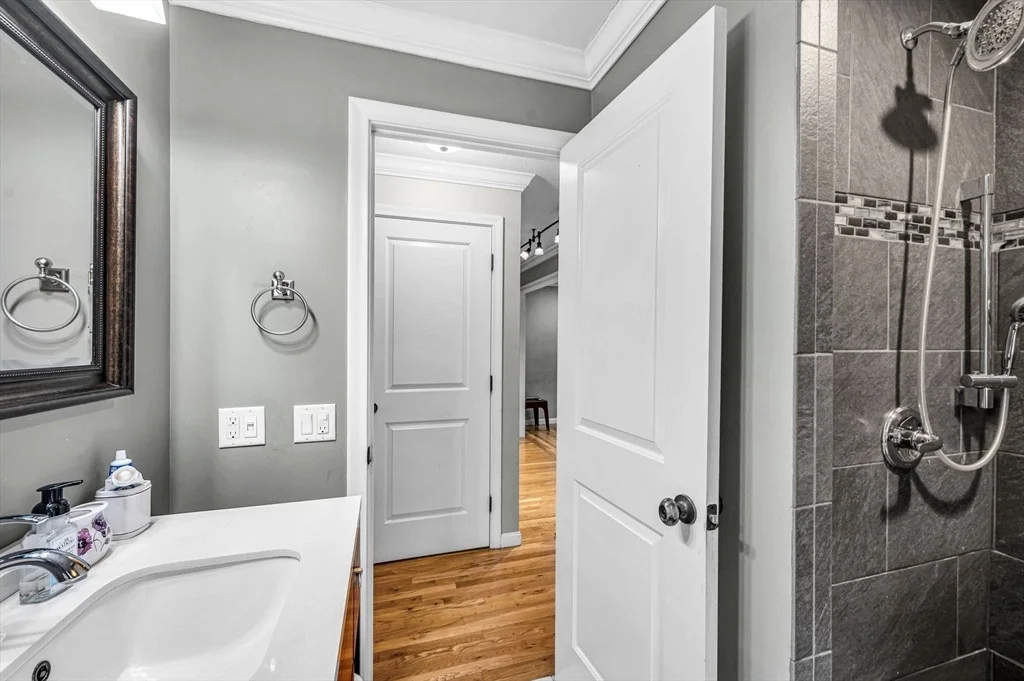 Photo of 18 Blokland Dr
