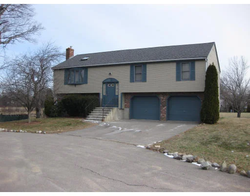 Photo of 17 Powers Farm Rd