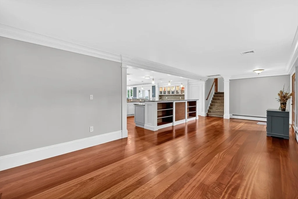Photo of 8 Fox Hill Dr