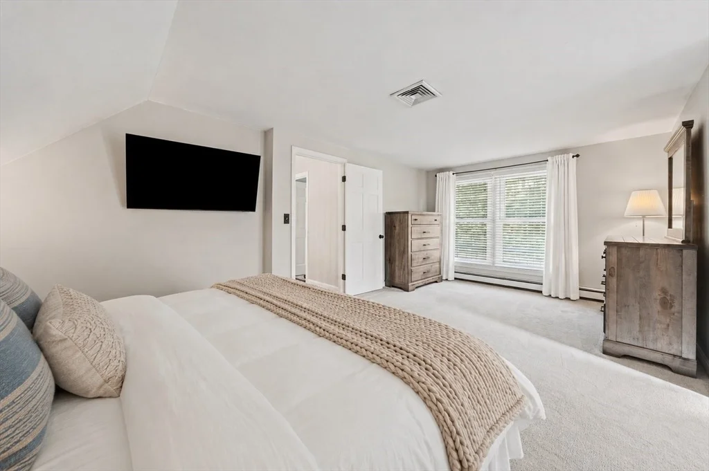 Photo of 114 Longwater Dr