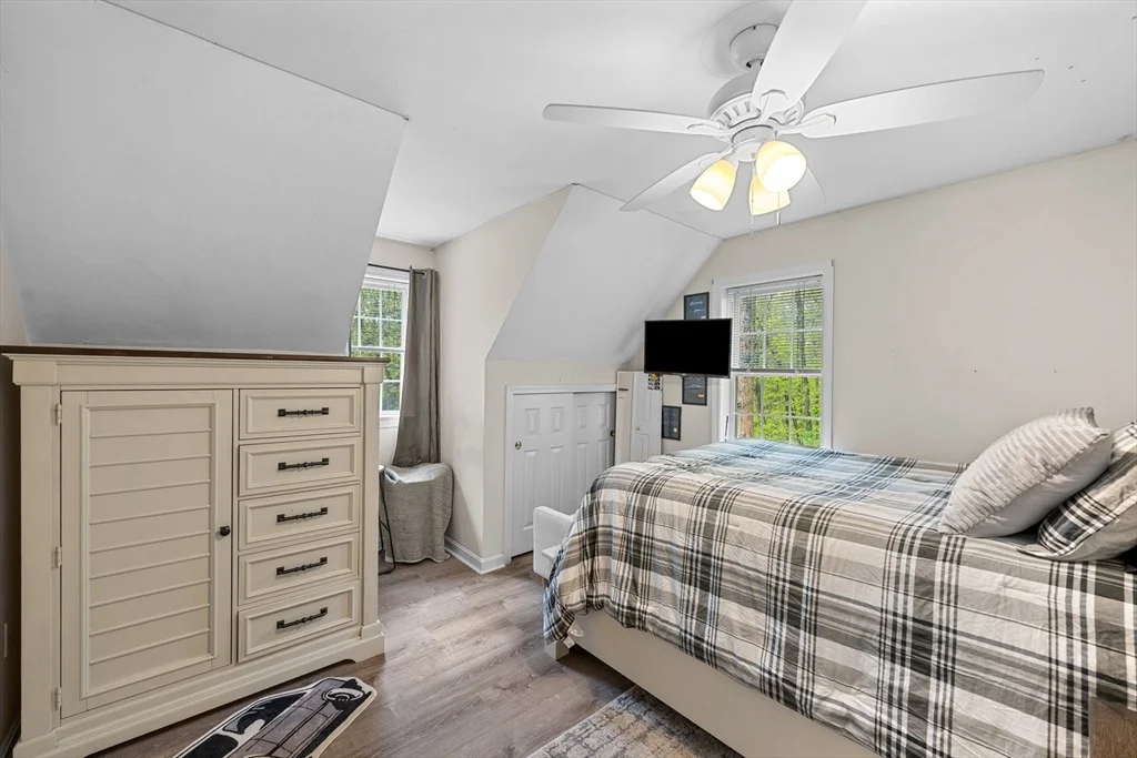 Photo of 13 Thompson Pond Rd