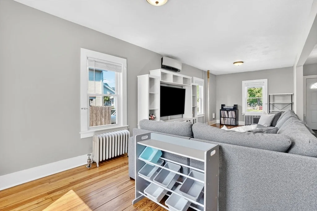Photo of 7 Maple St